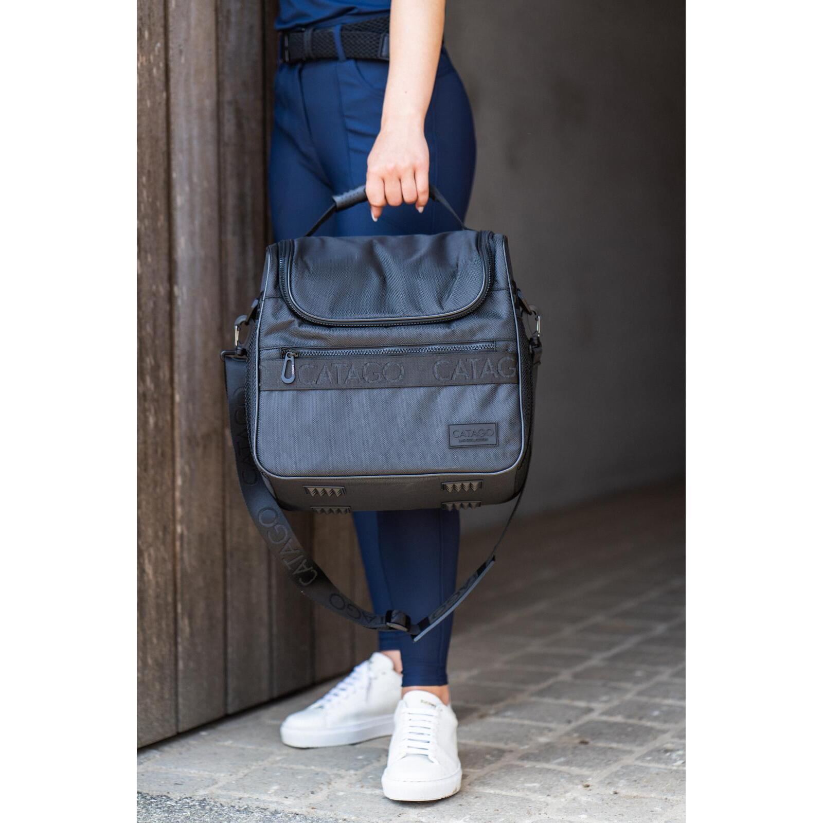 product/c/a/catago_300710001_black_1.jpg